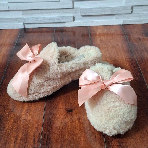 UGG Women's Cream and Pink Slippers - Picture 2 of 7